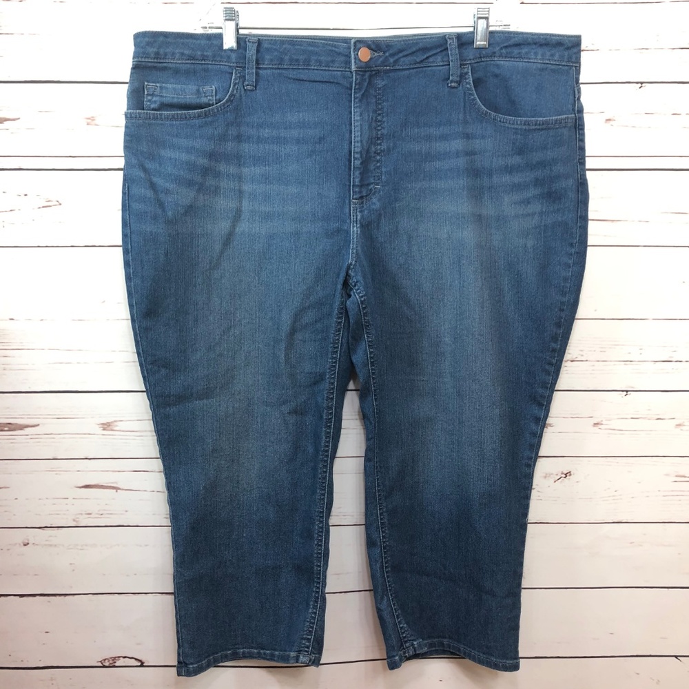 LEE RIDERS Mid Rise Capri Jeans Size 22W NWOT - Picture 2 of 8